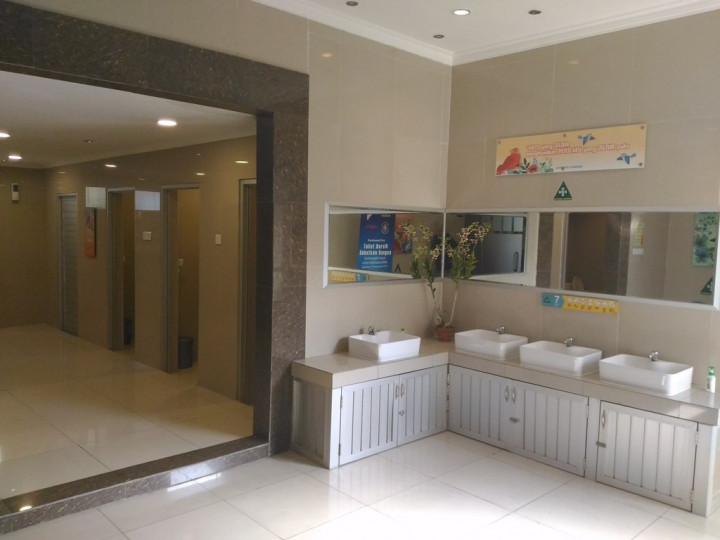Sekolah di Bandung Ini Punya Toilet Setara Hotel Bintang Lima