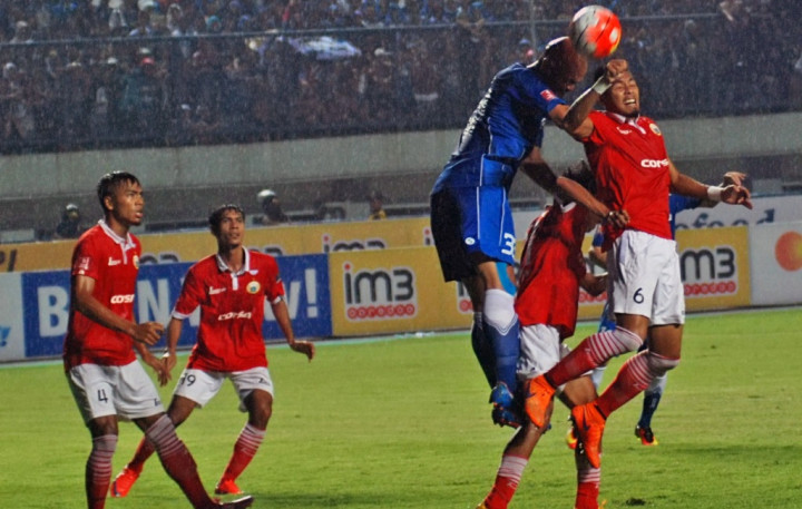 Persija Kontra Persib Masih Sama Kuat