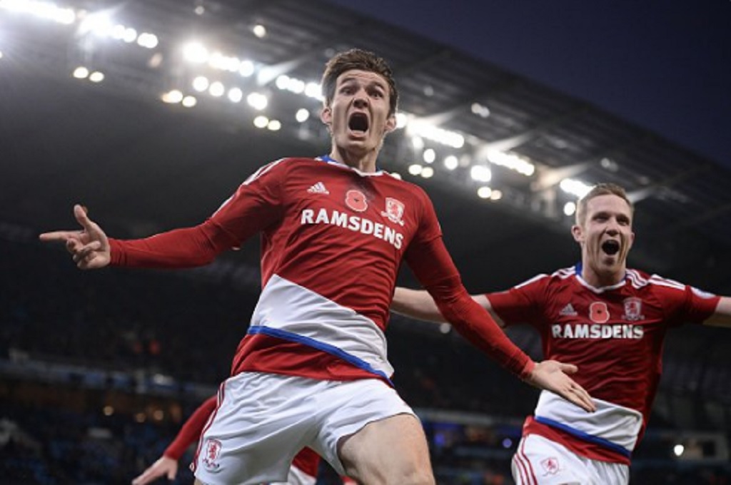 Morten De Roon merayakan gol ke gawang Man City dengan emosional (Foto: twitter)