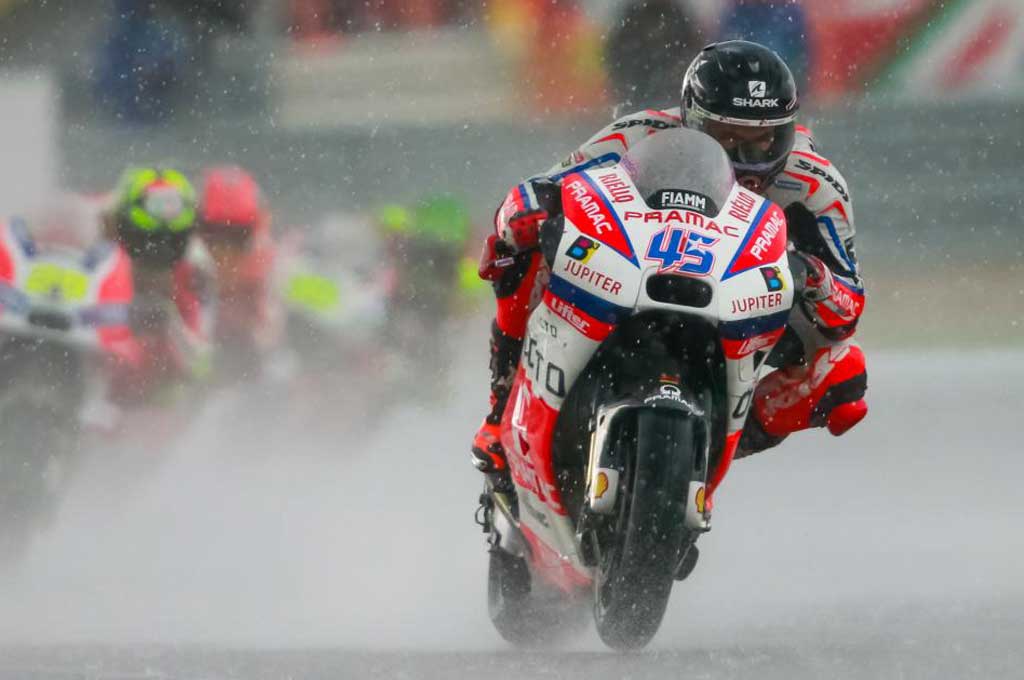 Scott Redding selalu merasa tak kompetitif balapan di trek basah. MotoGP