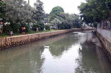 Katulampa Siaga Dua, Warga Bantaran Kali Ciliwung Diminta Waspada