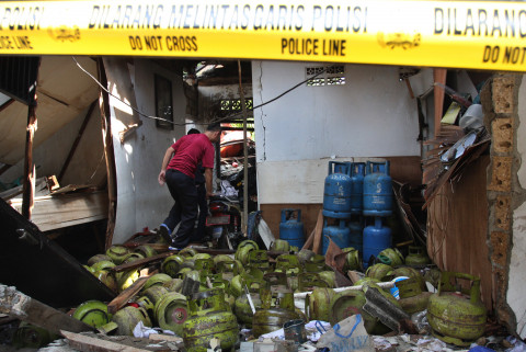 Dengan Tubuh Terbakar, Kakek Selamatkan 2 Cucunya