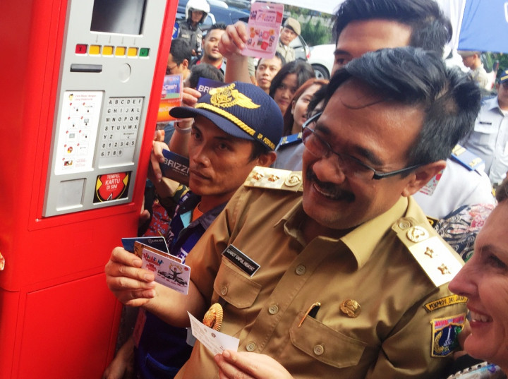 BCA Permudah Masyarakat Bertransaksi Parkir via TPE