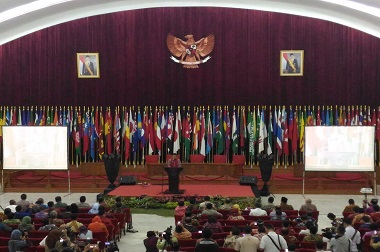 Sambut Pejabat, Emil Ajak Belanja di Bandung