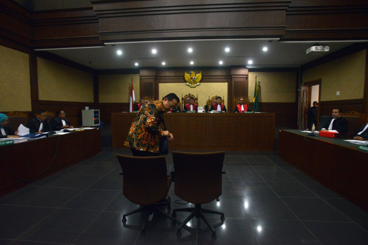 Dirut Bulog Penuhi Permintaan karena Jabatan Irman Gusman