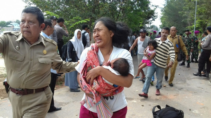 3 Anak Tumbang Terkena Gas Air Mata Saat Rusuh