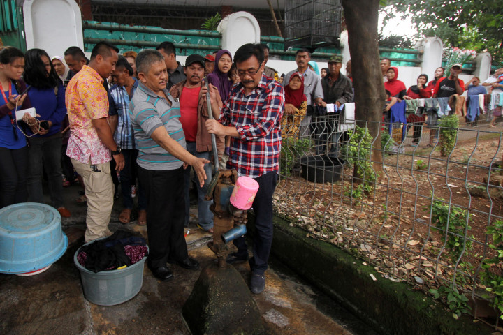Djarot Minta MCK RW 03 Kelurahan Kramat Dibenahi