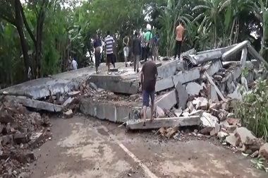 Bangunan Bertingkat Lima Ambruk di Binjai