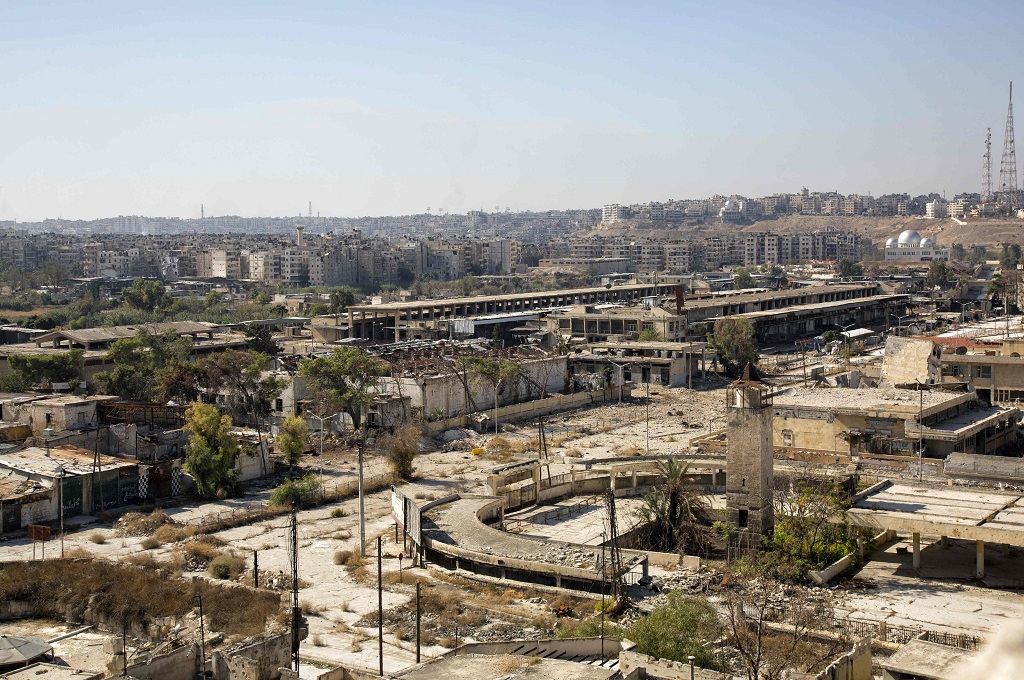 Pasar Souq al-Hal di distrik timur Aleppo yang dikuasai pemberontak Suriah, 4 November 2016. (Foto: AFP/KARAM AL-MASRI)