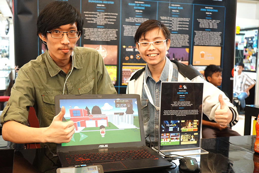 Salah satu tim developer yang tampil di Megaxus Olimpiade 2016, yaitu Dream Life dari Universitas Bina Nusantara