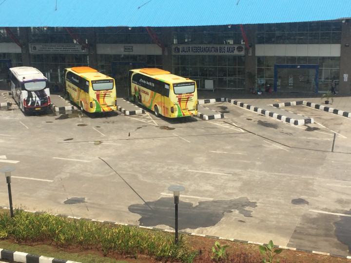 Terminal Standar Internasional Menuai Keluhan