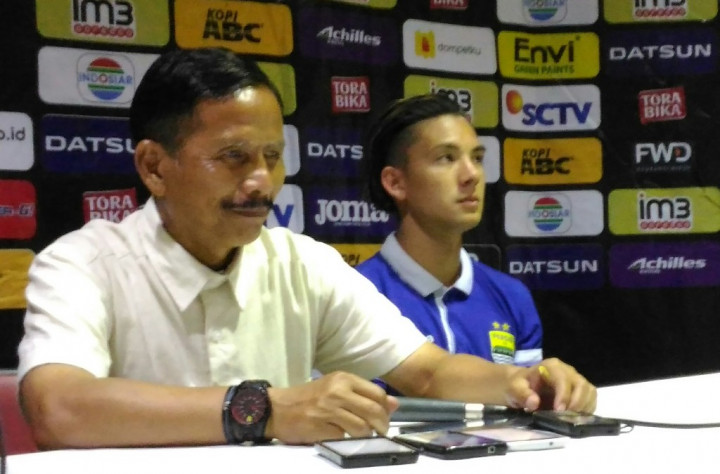 Djanur Semringah Antar Persib Raih Rekor Atas Persipura