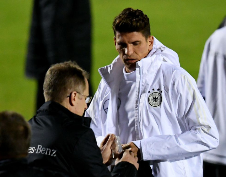 Kaki dan Kepala Mario Gomez Luar Biasa!