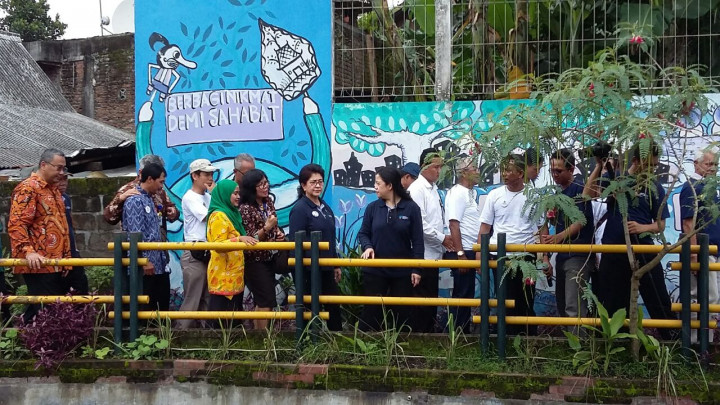 Karangwaru, Tetap Bersih dan Rapi meski Terbelah Sungai