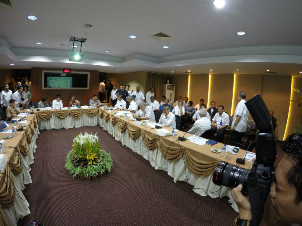 Pertemuan Menko Perekonomian Darmin Nasution dengan pimpinan BP Batam sebelum rapat bersama pengusaha dan pimpinan FKPD di Batam, Selasa (15/11/2016). FOTO: Istimewa (BP Batam).