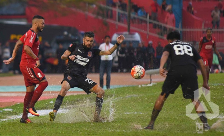 Imbas Tendangan Brutal kepada Marcel, Diego Michiels 