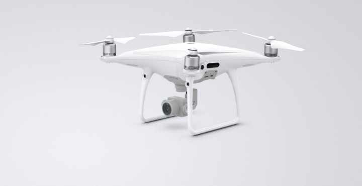 Drone DJI Phantom Pro 4 Punya Layar di Controller