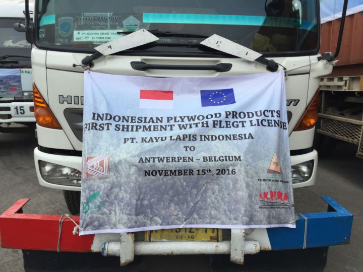 Indonesia Negara Pertama di Dunia Raih Lisensi FLEGT dari Uni Eropa