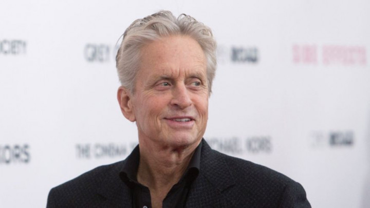 Michael Douglas Minta Maaf Sebut Pemeran Batman Idap Kanker