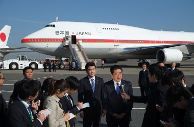 PM Jepang Bertolak ke New York untuk Temui Trump