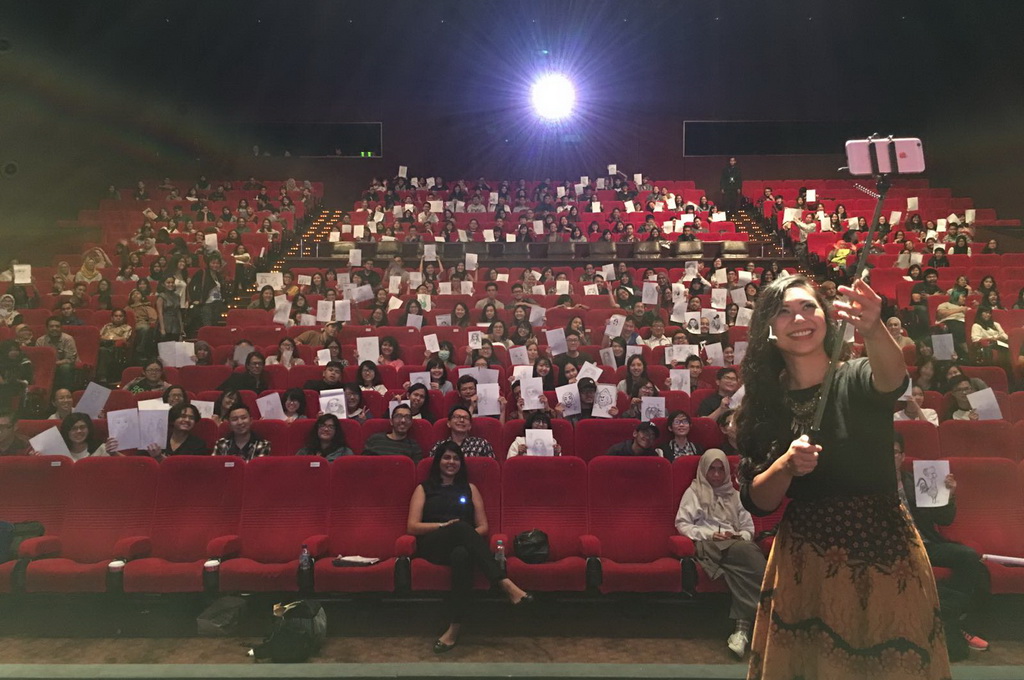 Griselda Sastrawinata sedang berselfie (Foto: dok. pribadi)