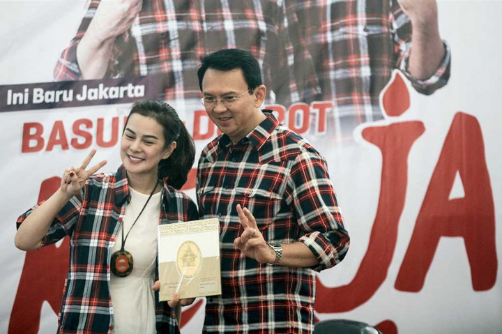 Dukung Ahok, Astrid Tiar Sambangi Rumah Lembang