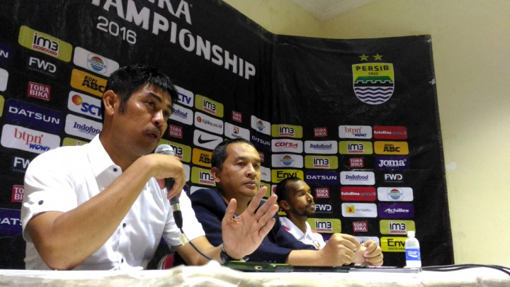 Dikalahkan Persib, Pelatih Semen Padang Tak Ingin Menjelekkan Pemain