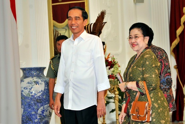 Mega Visits Jokowi at Palace