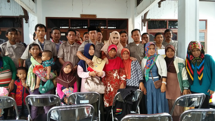 Lepas Transmigran, Bupati Kendal: Sebenarnya Banyak Pekerjaan di Sini