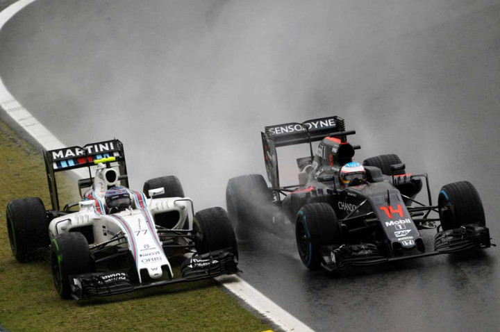 Alonso jadi Pembalap Paling Rajin Menyusul di Lap Pertama