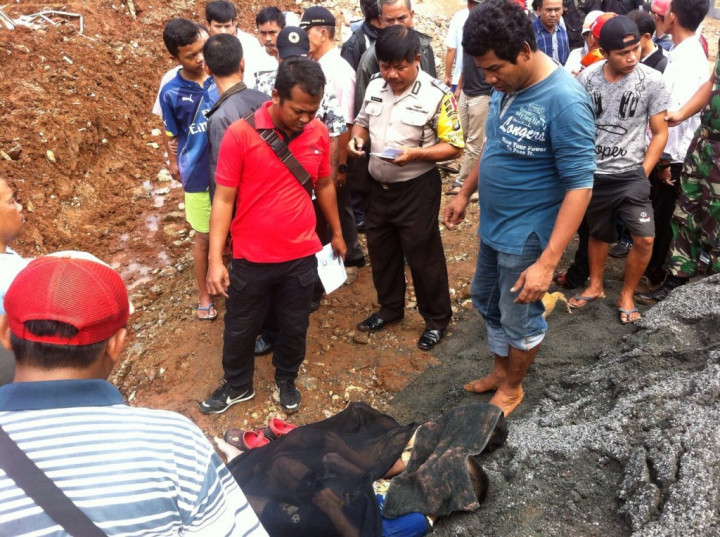 2 Bocah Mengambang di Kolam Galian Proyek BPN