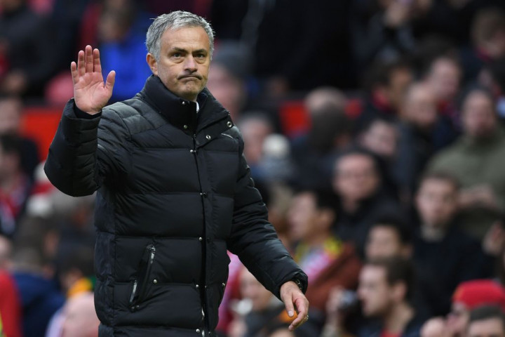 Mourinho di Mata Van Bronckhorst