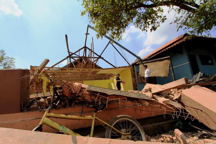 Ribuan Sekolah Negeri di Tegal Rusak