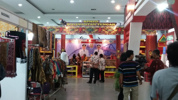 Menengok Budaya Dayak di Tanah Mataram