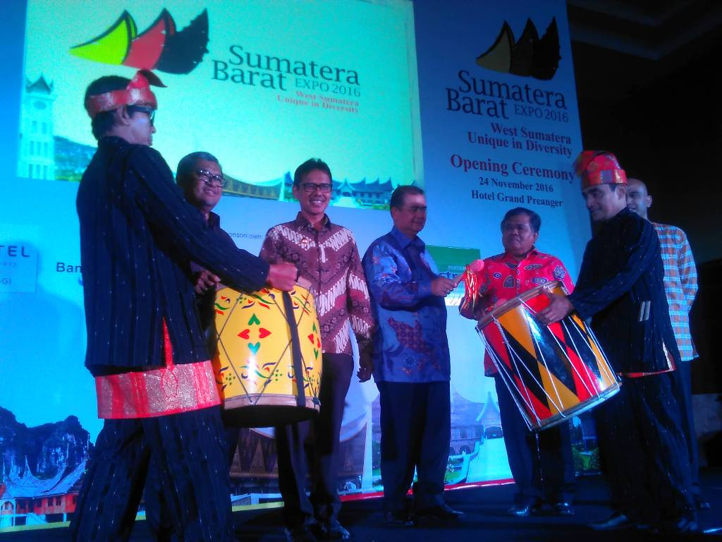 Suasana pembukaan Sumbar Expo 2016 di Hotel Grand Preanger, Bandung. (Foto: MTVN/Octavianus Dwi Sutrisno).