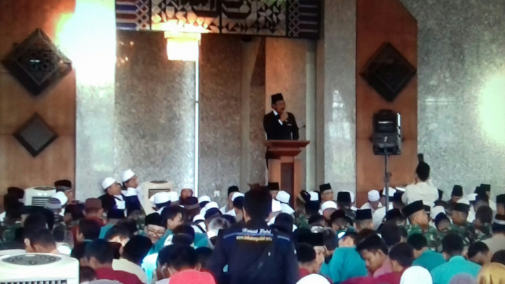 Ribuan Warga Batam Doa Bersama di Masjid Raya