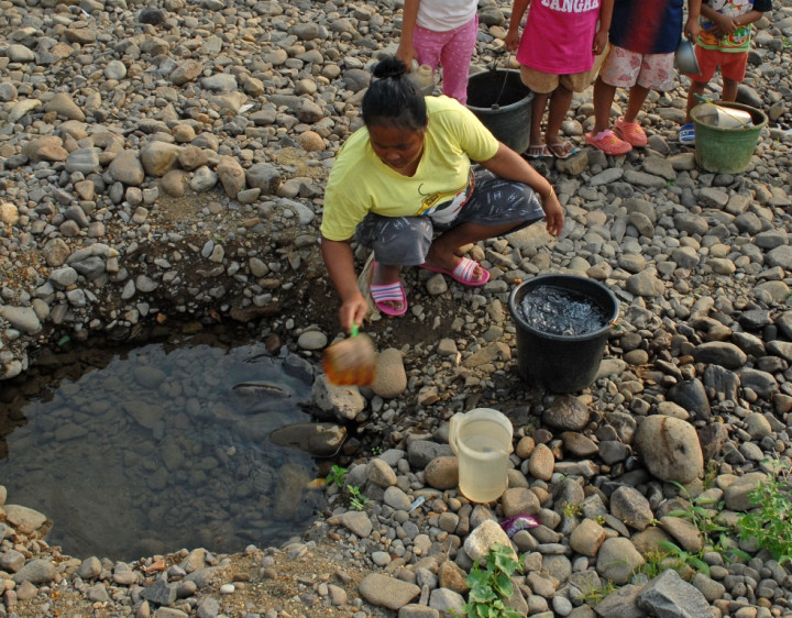 Limbah Pabrik Semen Diduga Cemari Mata Air di Sukabumi