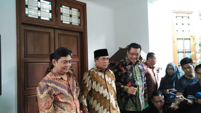 Megawati Menasihati Akom Taat Aturan