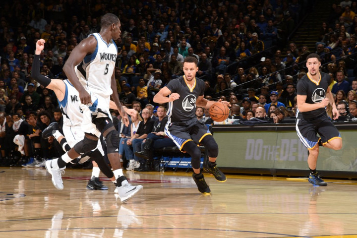 Tundukkan Timberwolves, Warriors Petik 11 Kemenangan Beruntun