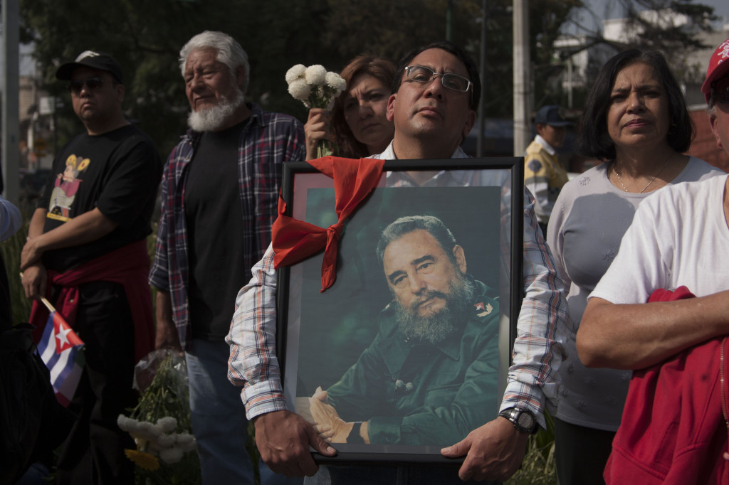 Warga mengenang kepergian Fidel Castro - AFP/OCTAVIO NAVA 