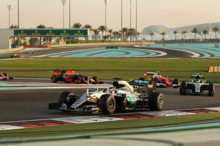 Hamilton Kecewa, Tim Mercedes GP Ingkar Janji