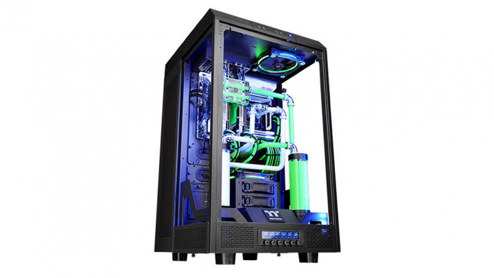 Thermaltake Tower 900 Ingin Pamerkan Jeroan PC Anda