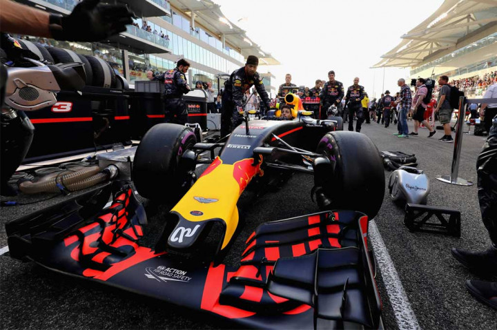 Ricciardo Menyesal Tak Ubah Strategi Pit Stop
