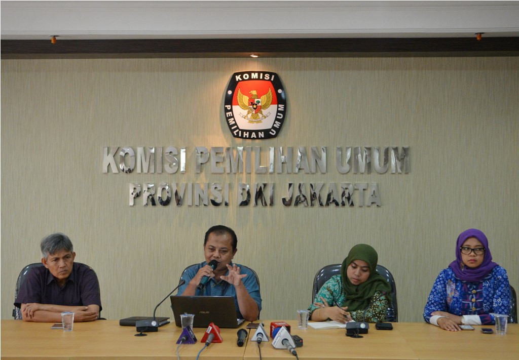 Ketua Komisi Pemilihan Umum Provinsi DKI Jakarta Sumarno (kedua dari kiri). MI/ Mohamad Irfan
