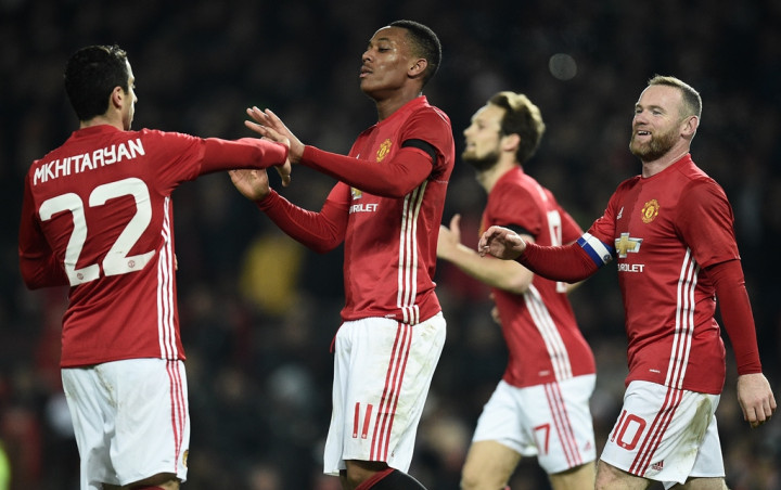 Sepasang Gol Ibrahimovic dan Martial Antarkan MU ke Semifinal