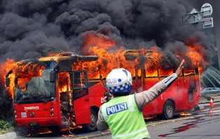 Transjakarta Hentikan Operasi 30 Bus Merek Ankai