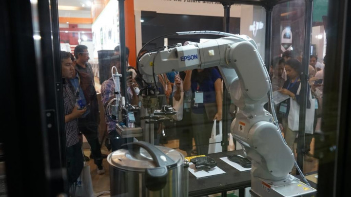 Bukan Cuma Printer, EPSON Juga Hadirkan Robot Untuk Industri