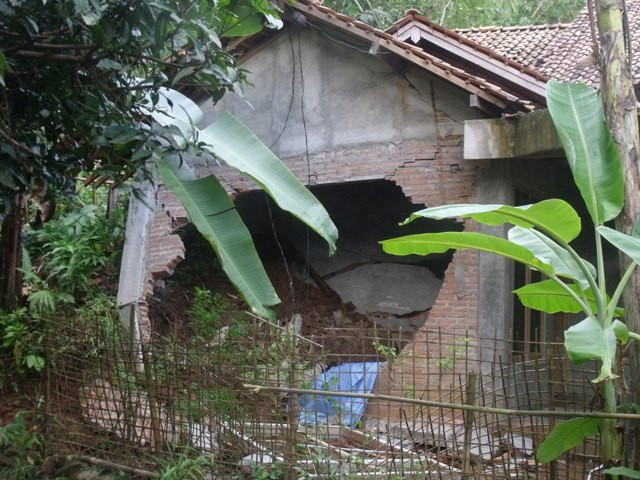 17 Titik Longsor Terjadi Akibat Hujan Deras di Bantul