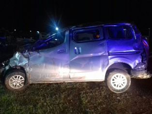 Minibus Angkut Satu Keluarga Masuk Parit di Cipali, Dua Luka Berat