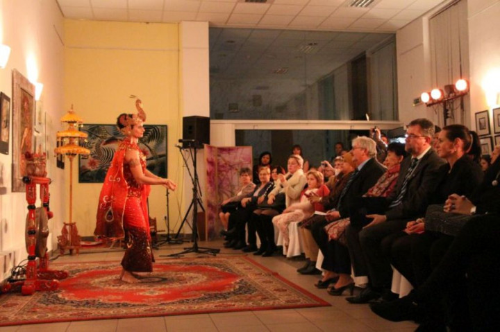 Art Kalamakara, Cerita Keindahan Indonesia di Hongaria